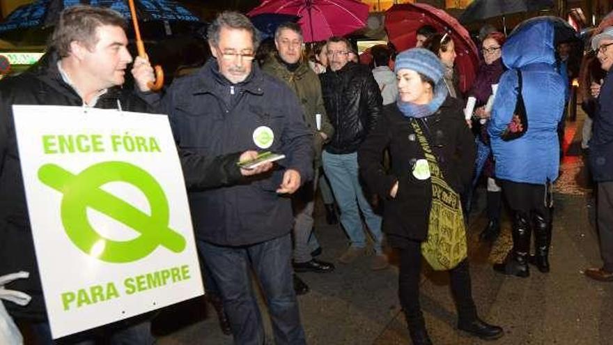 Loureiro, de AA.VV. Castelao y Antón Masa en la concentración.//G.S.