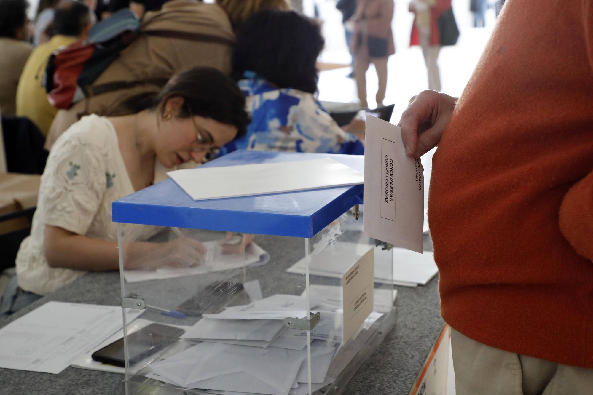Así fue la jornada electoral en Santiago: las imágenes