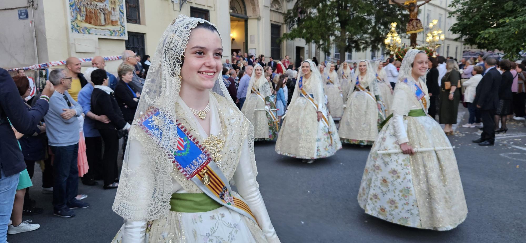 Laura, Paula, las cortes y las fallas de Zaidía acompañan al Cristo de la Fe