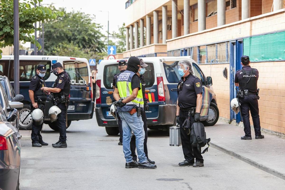 Intervención policial. Menudeo, gallos y tortugas en Ministriles, Lorca-3625.jpg