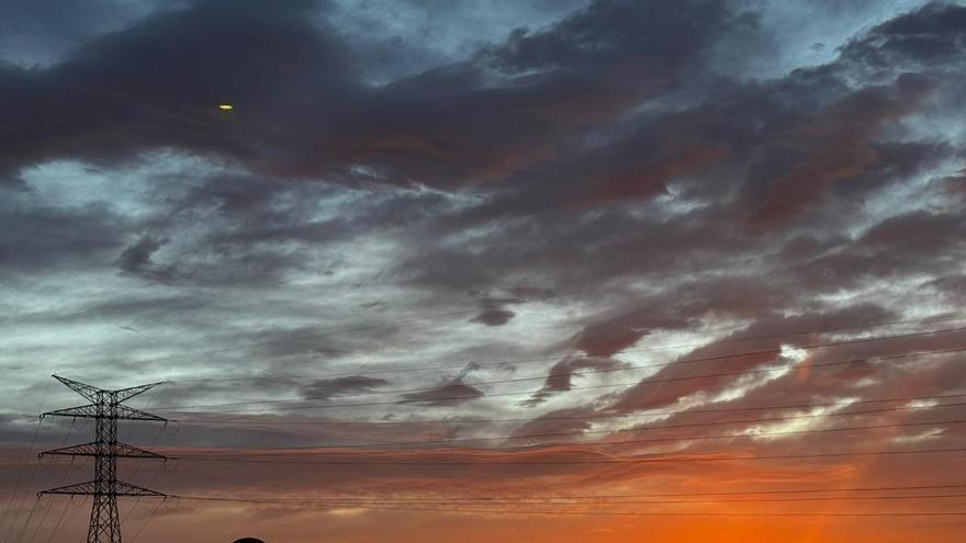 El candilazo presagia un día de viento en Crevillent