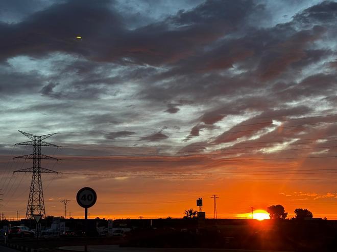 El candilazo presagia un día de viento en Crevillent