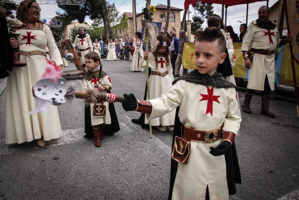 Los niños se convierten en los protagonistas del segundo día de las Fiestas de Moros y Cristianos con el Desfile Infantil.