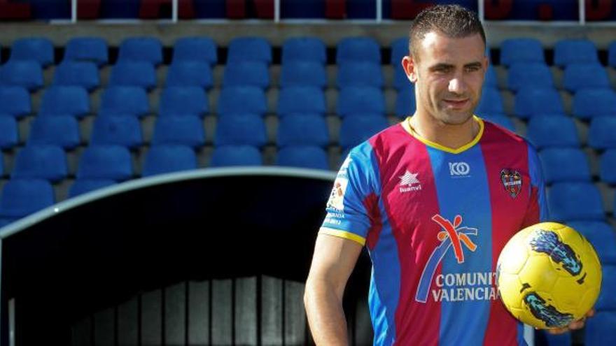 Ghezzal, con la camiseta del Levante UD, hoy en Orriols.