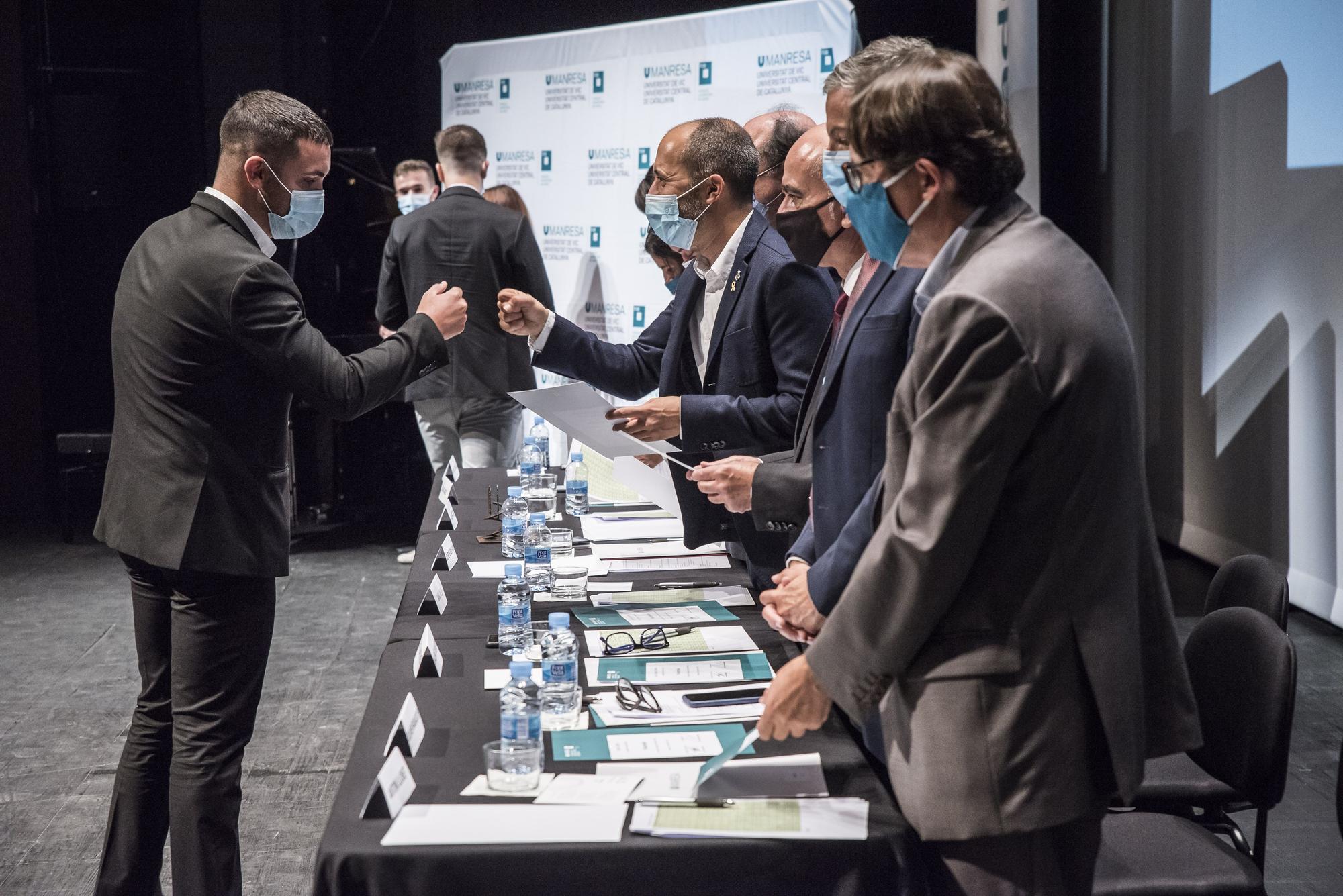 Acte de graduació de la promoció més nombrosa de la FUB dels darrers set anys