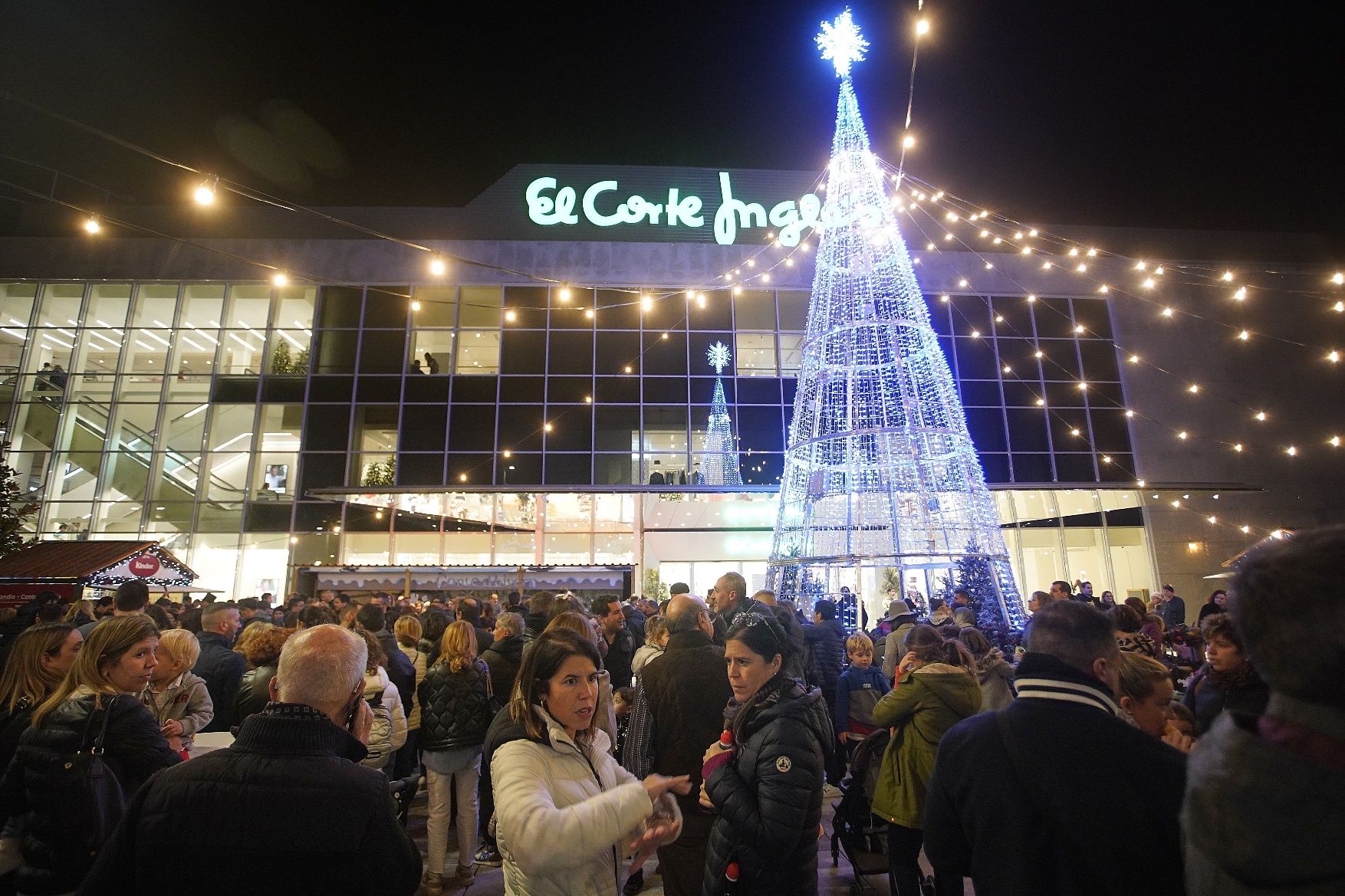 Les imatges de l'obertura de les llums de Nadal al Corte Inglés de Girona