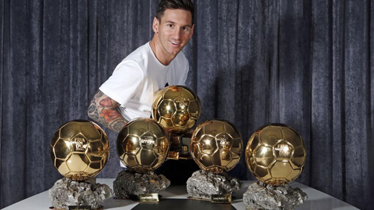 Messi, con los trofeos en su domicilio
