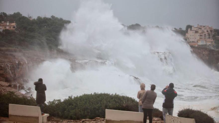 Warnstufe Orange: Mallorca beginnt die Woche mit Sturm und Acht-Meter-Wellen