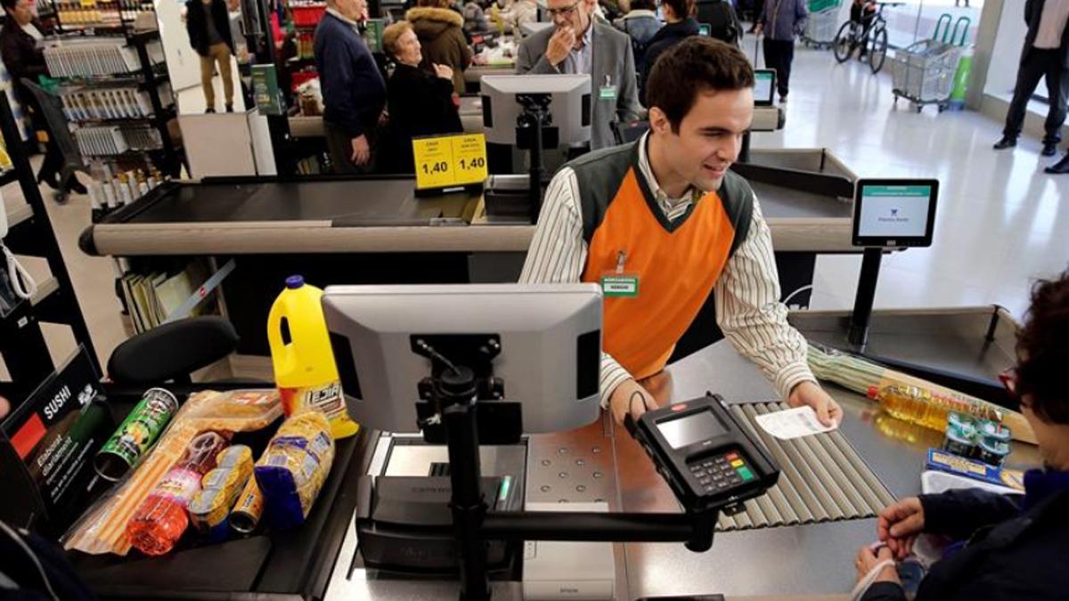 SUELDO MERCADONA: ¿Cuánto gana un trabajador de supermercado?
