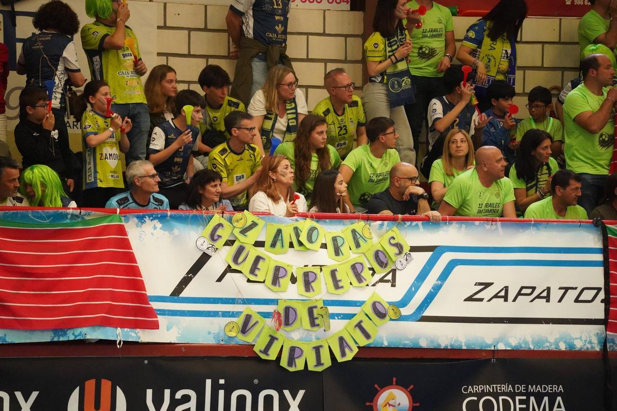 GALERÍA | Balonmano: Partido del BM Caja Rural Zamora contra el BM Romo