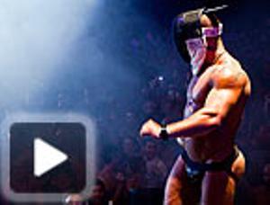 La sala Razzmatazz va acollir dijous a la nit la festa d’inauguració del festival de gais i lesbianes de Barcelona.