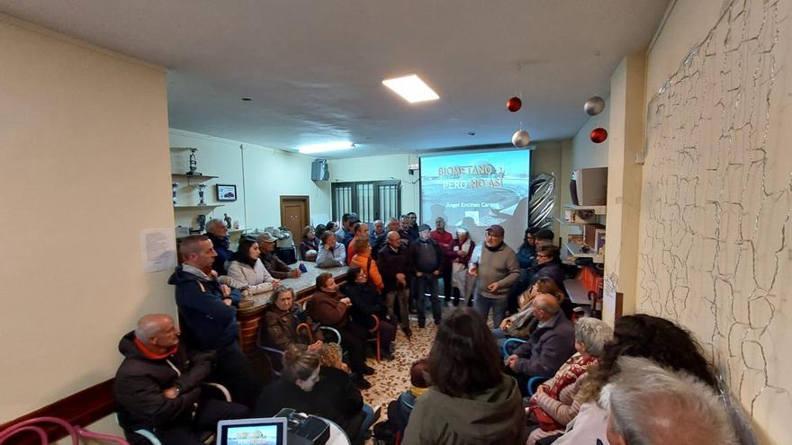Una charla sobre las plantas de biometano llena la sala la Asociación San Facundo en Vega de Tera