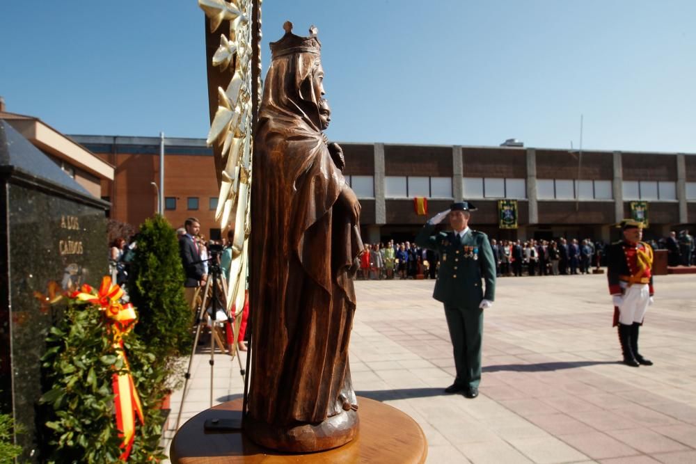 Acto del Día de la Hispanidad en el cuartel de El Rubín, en Oviedo