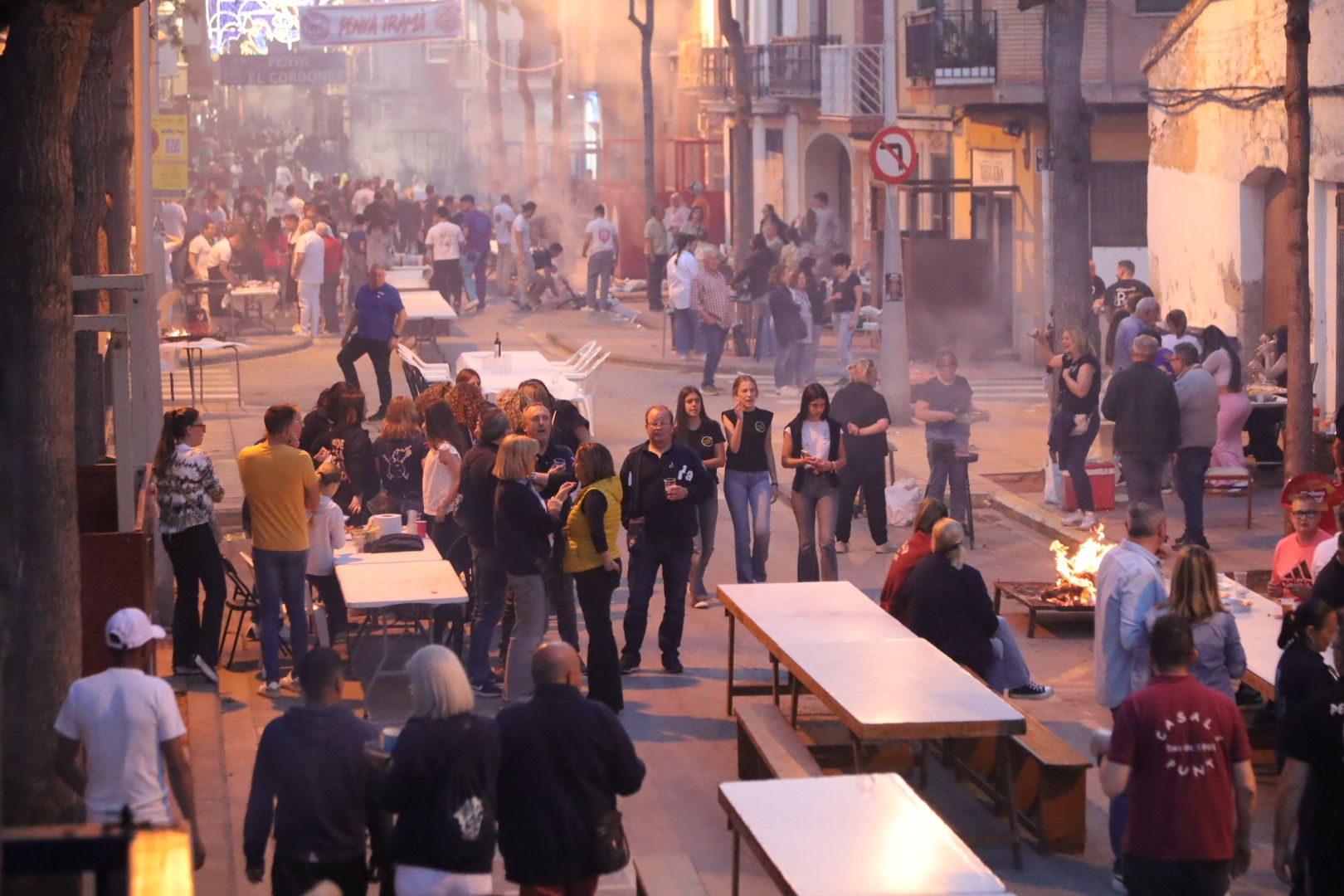 FOTOGALERÍA I Las imágenes de la Nit de la Xulla y del encuentro de elaboración de allioli de las fiestas de Vila-real