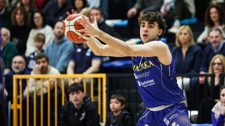 Álex Tirador, talento joven para el Alimerka Oviedo: &quot;Puede ser un referente para los canteranos&quot;