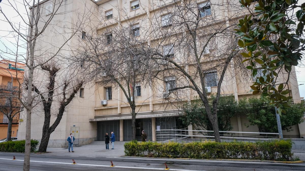 Edificio de los juzgados de Badajoz, en la avenida de Colón.