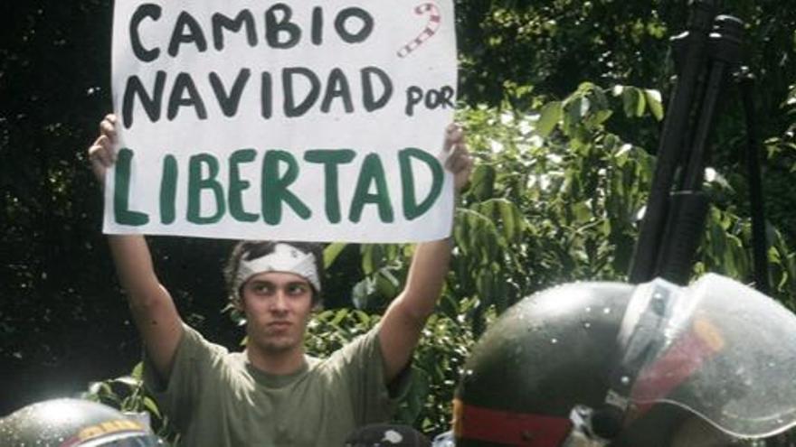 Los estudiantes salen a la calle contra Chávez