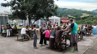 La fiesta Pre-Descenso logra medio centenar de socios más y presenta al "Chalanu"