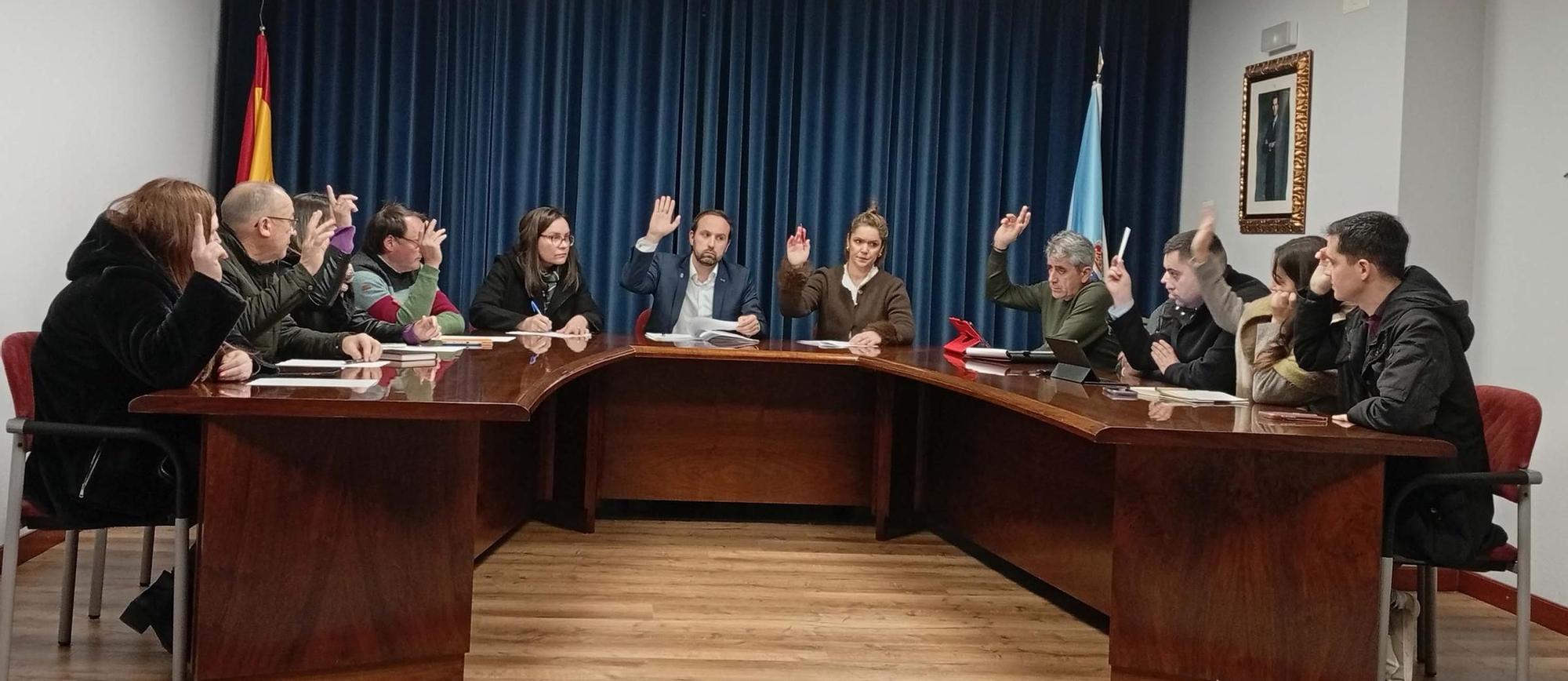 Pleno extraordinario no que se aprobaron os orzamentos de 2026 de Lousame.