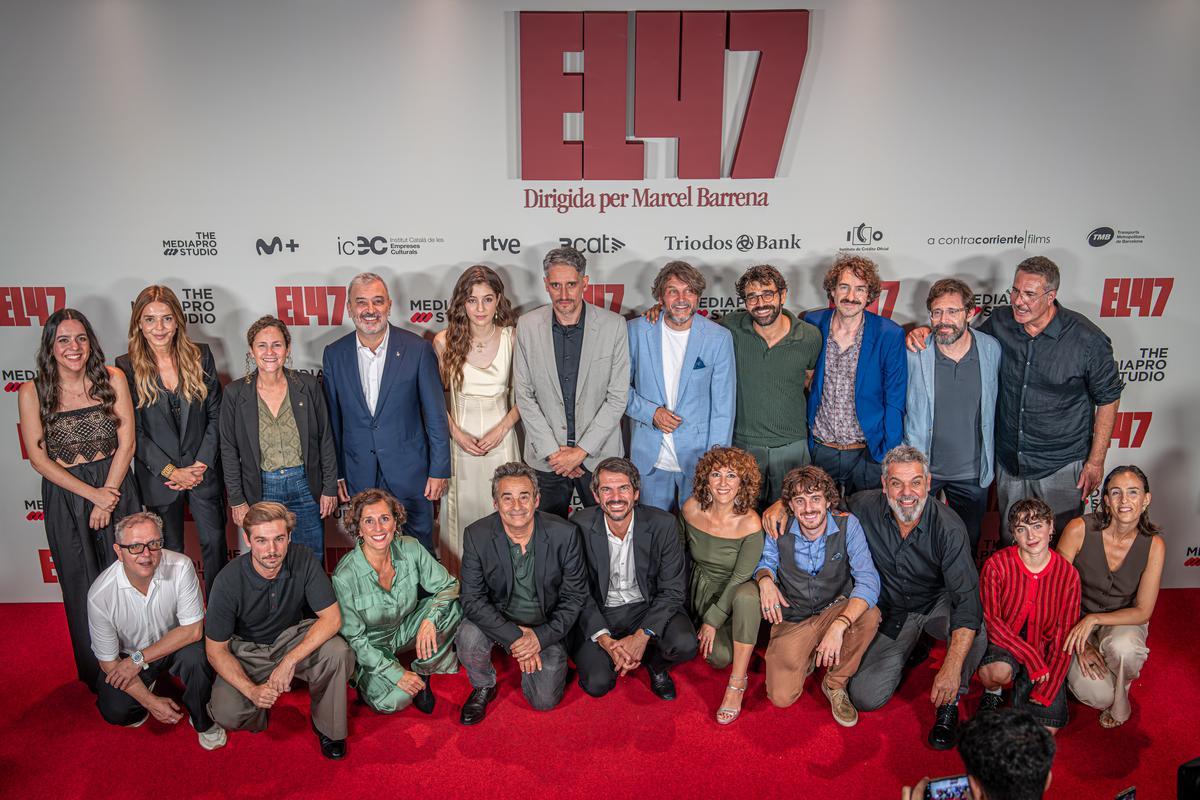 Barcelona 04/09/2024 Barcelona. Premiere de EL 47, película dirigida por Marcel Barrena, protagonizada por Eduard Fernández, Zoe Bonafonte, Clara Segura, David Verdaguer, Slava Reina, Aimar Vega, Carlos Cuevas, Oscar de la Fuente, Betsy Túrnez, Borja Espinosa, el ministro de Cultura Ernest Urtasun, el alcalde de Barcelona Jaume Collboni y otras autoridades junto a la cantante Valeria Castro, autora del tema de la película. AUTOR: MANU MITRU