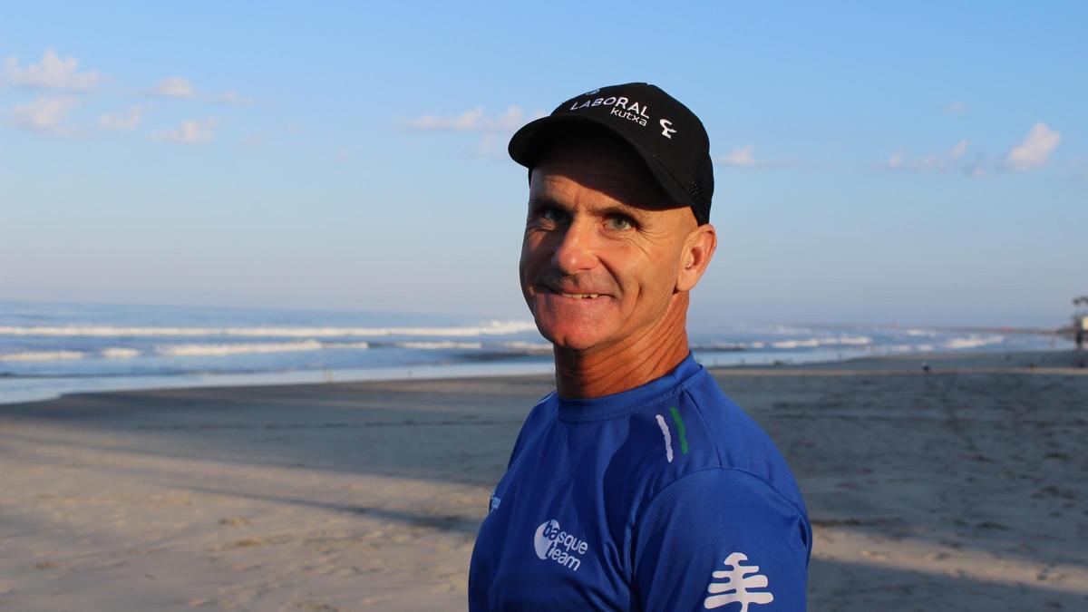 Aitor Francesena, seis veces campeón del mundo de surf siendo ciego: El mar me lo quitó todo y me lo devolvió todo