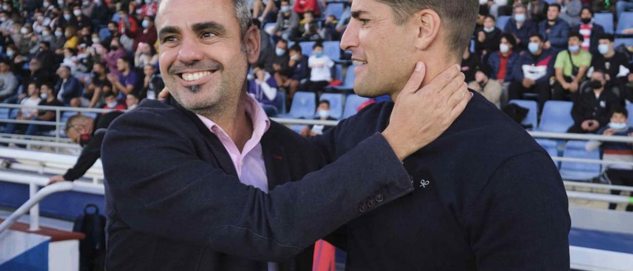 Sergio Alonso y Robert Moreno, antes del partido.