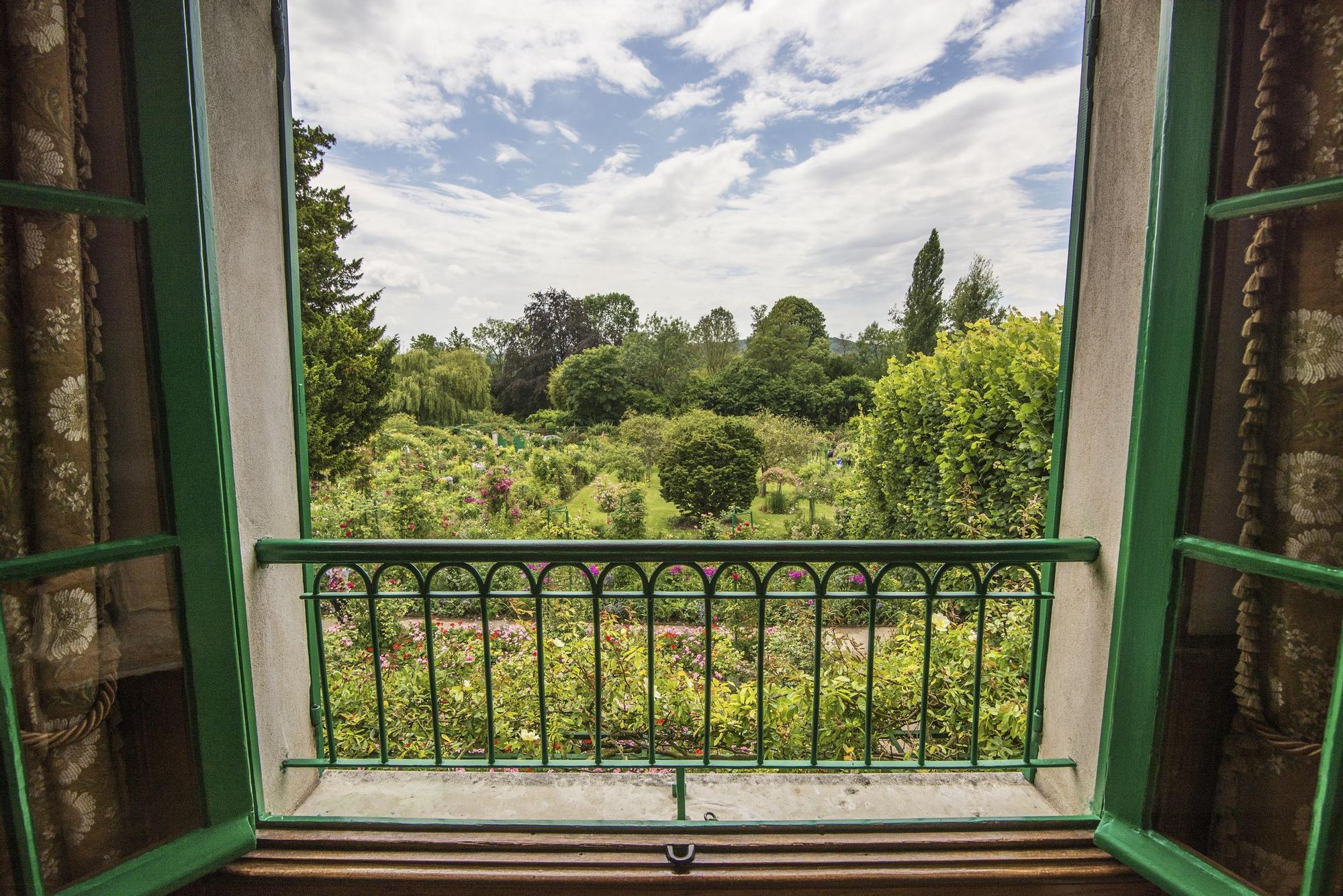Las vistas desde una de las salas de la casa de Monet