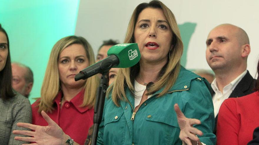 Susana Díaz comparece ante los medios para valorar la amarga victoria del PSOE en la noche del pasado dos de diciembre.