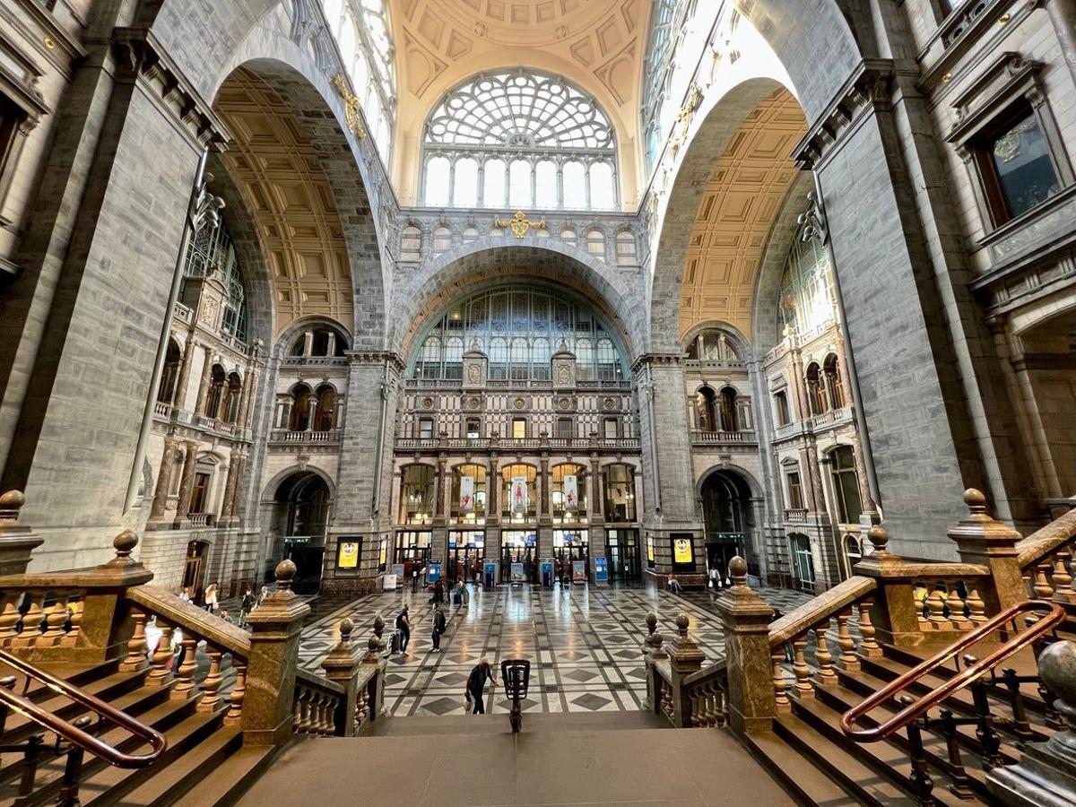 Estación Central de Trenes de Amberes, Bélgica