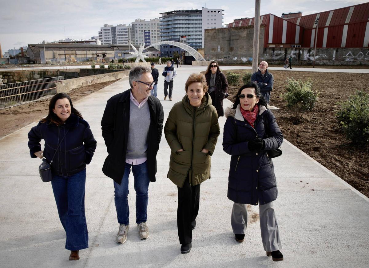 El paseo de Naval Gijón ya está abierto a la ciudadanía (en imágenes)