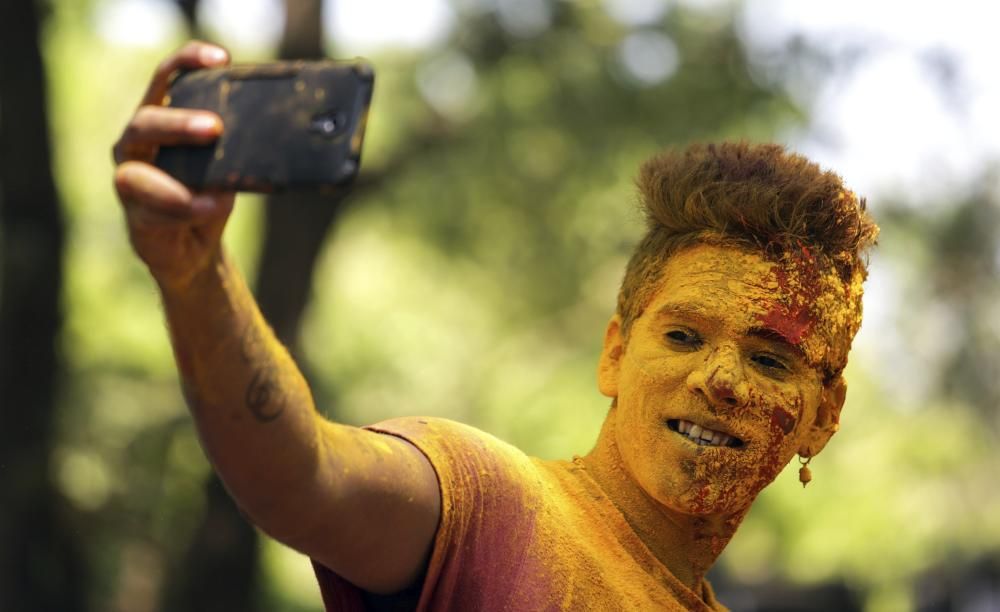 El Holi Festival de la India da la bienvenida al buen tiempo