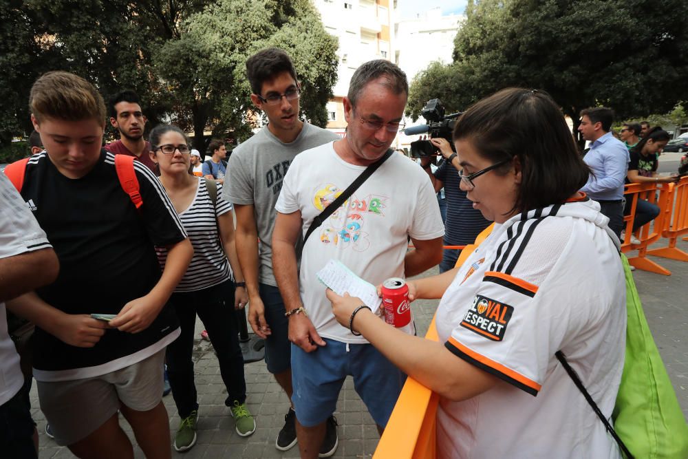 Anil Murthy, en las colas de Mestalla