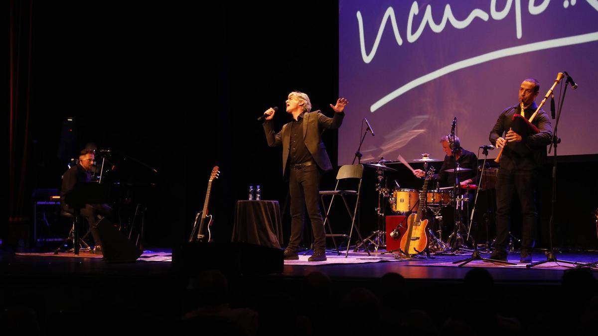 Nando Agüeros, durante su concierto.