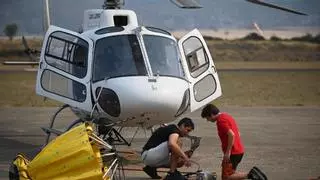 El aeródromo de Santa Cilia, base avanzada junto al incendio: "Tenemos mucha capacidad y los helicópteros pueden descargar ahora cinco veces por hora"