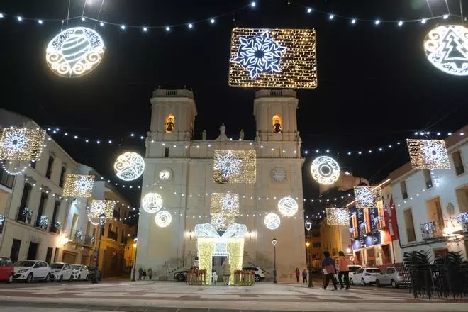 Así son las luces de Navidad en Petrer
