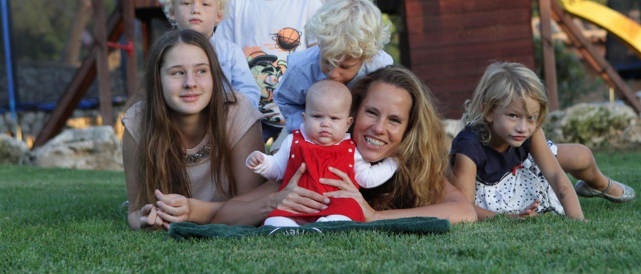 Das Familienfoto stammt aus dem Jahr 2017. Jetzt will Silvia Czaja Miss Germany werden.