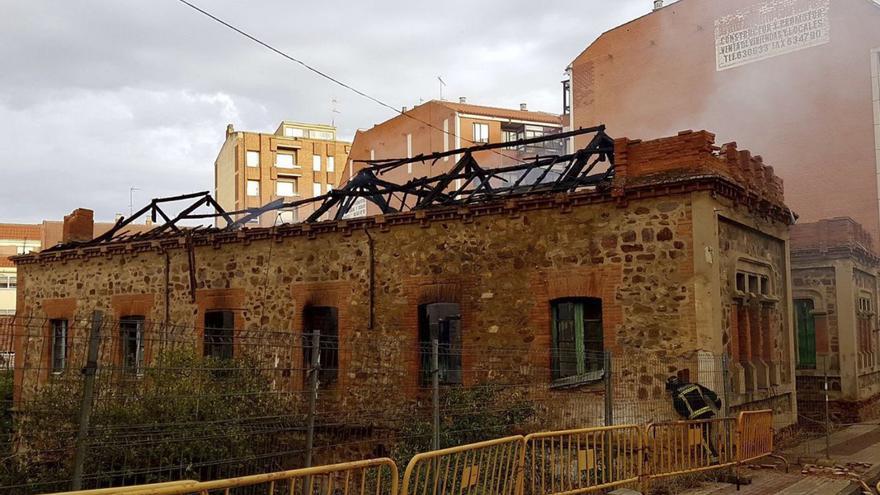 Benavente: La propiedad de Casa Morán consuma el derribo cinco años después del incendio