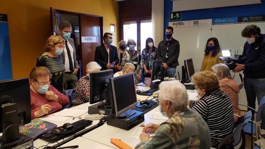 El Hogar de Mayores de Alcañiz estrenará un aula de informática este año