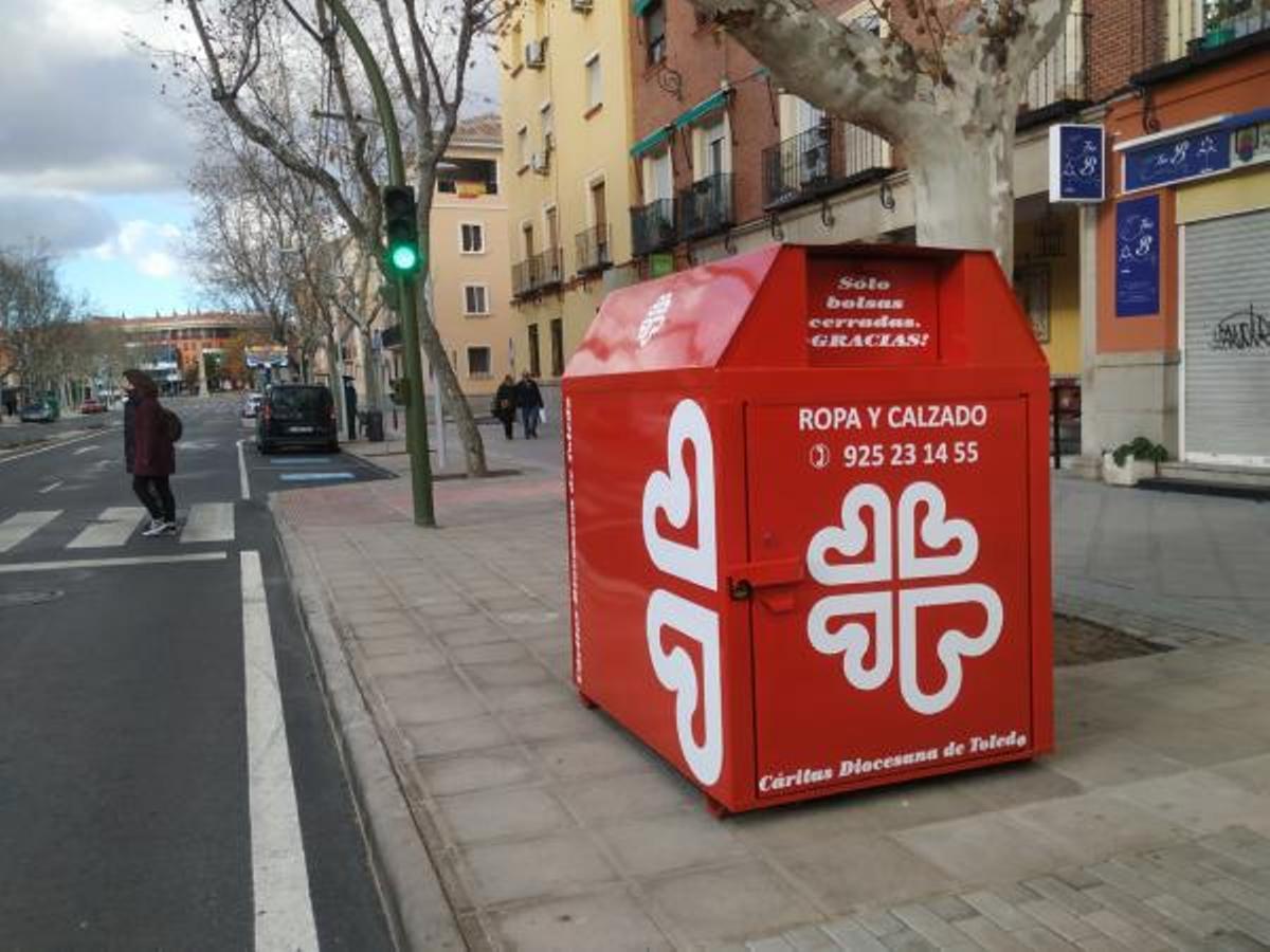 Contenedor de recogida de ropa y calzado en Toledo