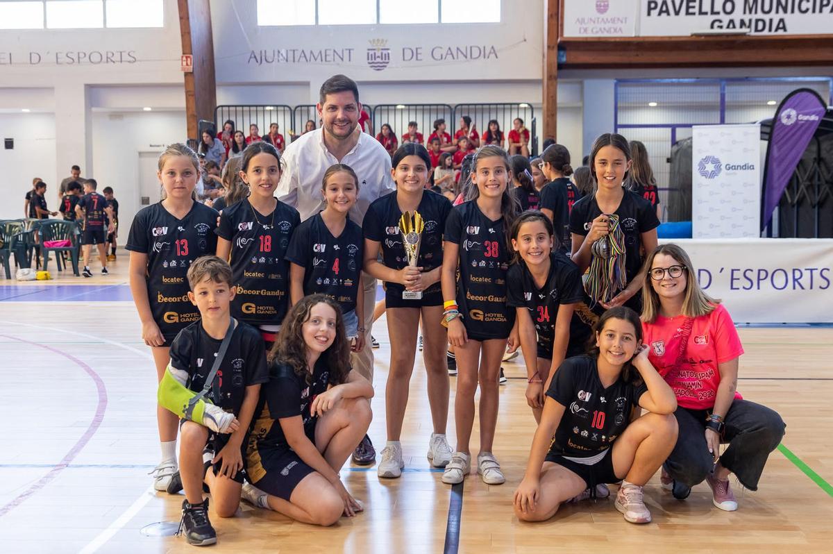 Entrega de premios del deporte escolar en Gandia con la presencia de los equipos del Club Voleibol Arenas