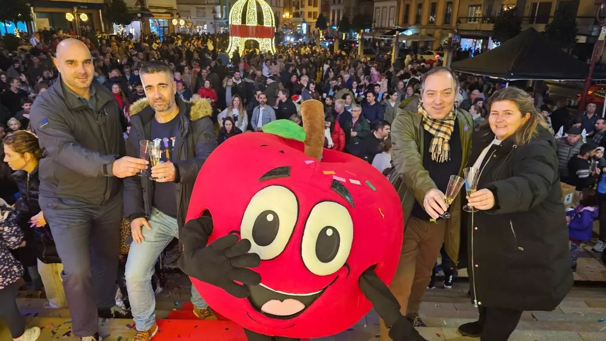 El comercio de Villaviciosa pone el broche de oro a la Navidad con el sorteo de 4.000 euros en cheques regalo: estos son los negocios que repartieron suerte