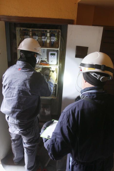 El dispositiu contra el frau elèctric s'ha fet en diversos blocs de pisos del barri de Font de la Pólvora de Girona