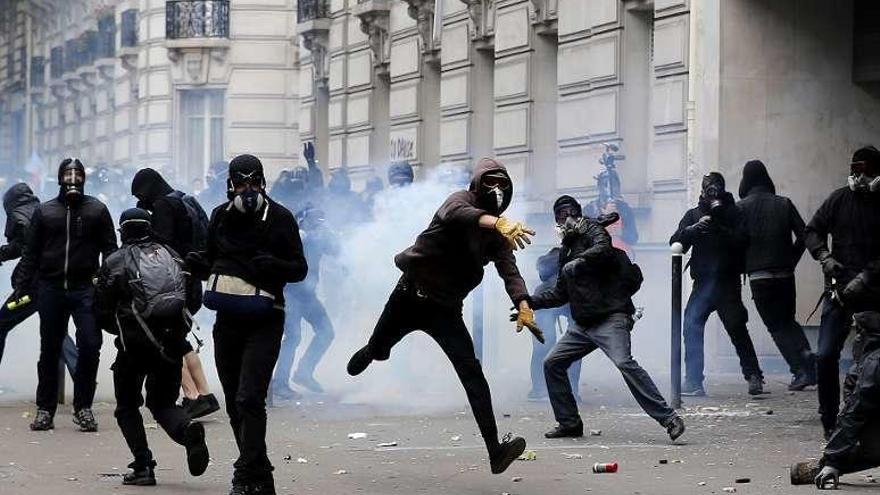 Disturbios en París, en la protesta contra la reforma laboral. // Efe