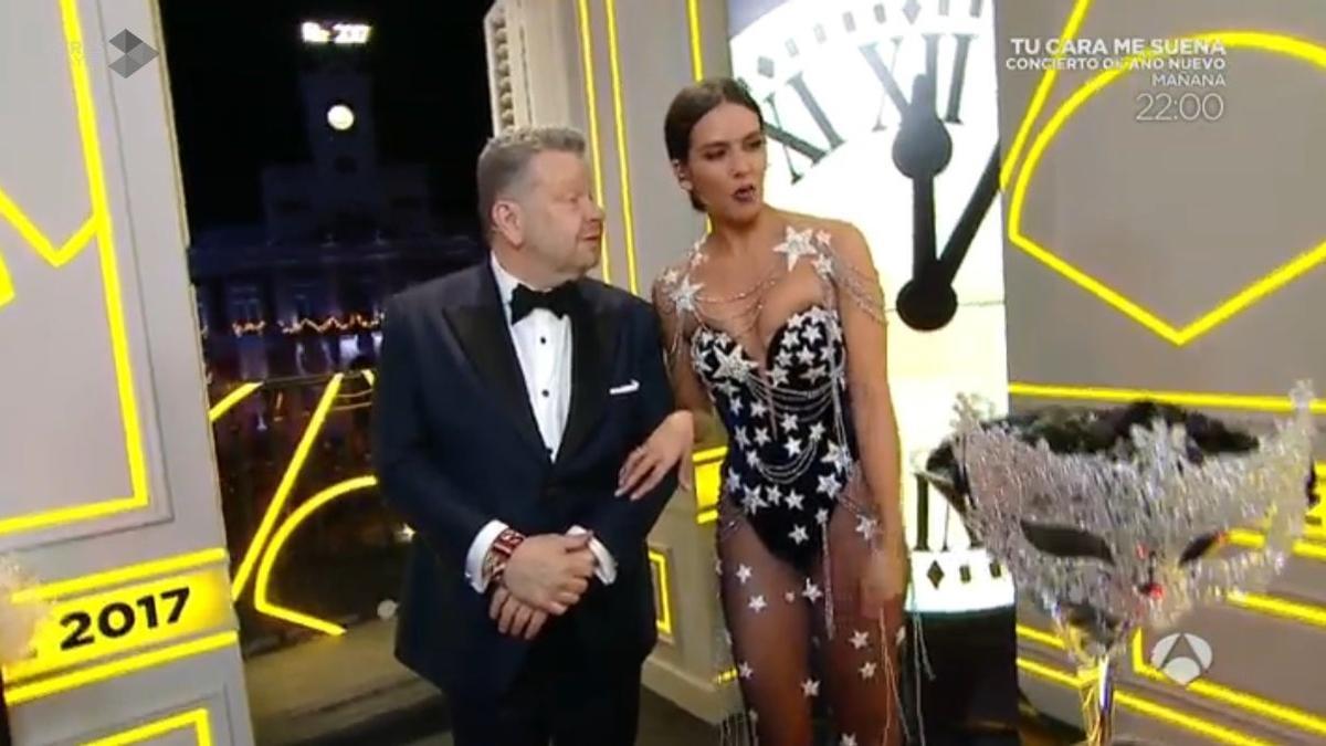 Cristina Pedroche y su vestido en las Campanadas 2016