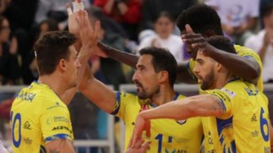 Los jugadores del Guaguas celebran un punto en un choque liguero. | CV GUAGUAS