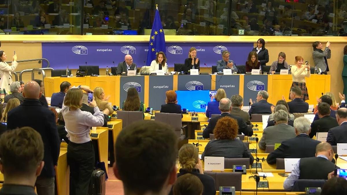 Las comisiones de Mercado Interior y Libertades Civiles del Parlamento Europeo celebran la aprobación de la ley sobre inteligencia artificial