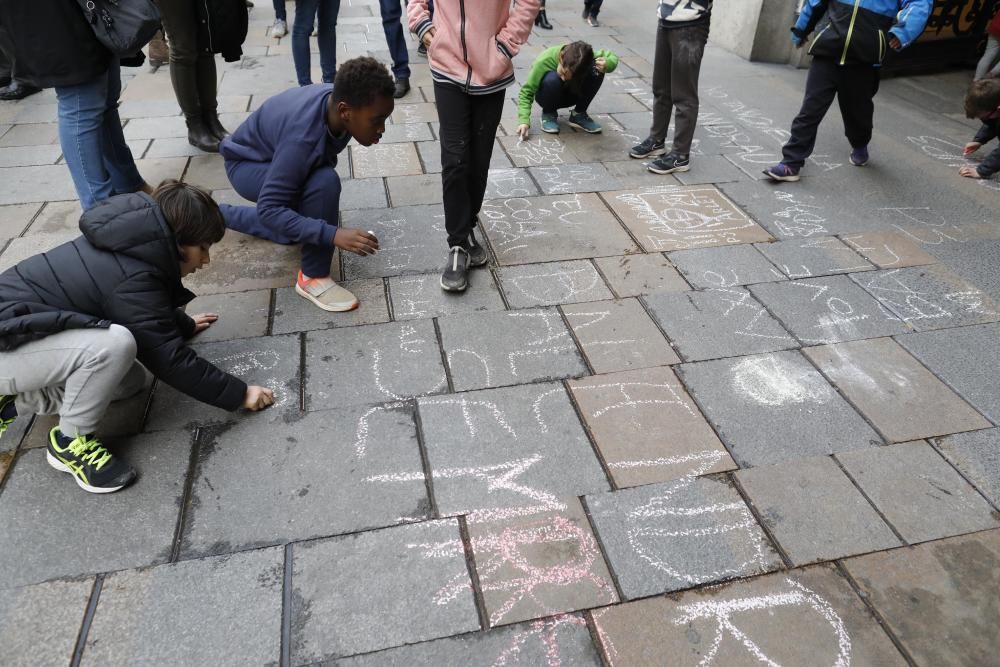 Les famílies de l'escola Balandrau de Girona protesten pel tancament de P3