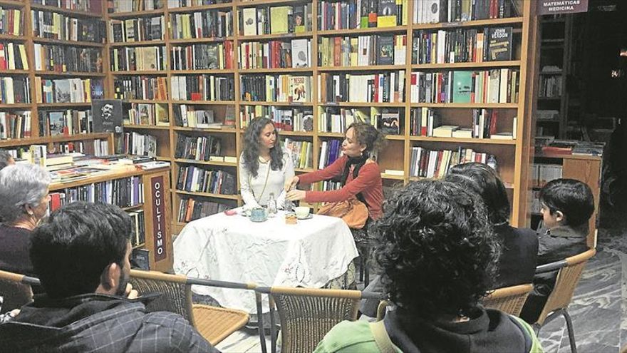 El ciclo Microteatro y Punto de Badajoz llega a cinco librerías con tres montajes