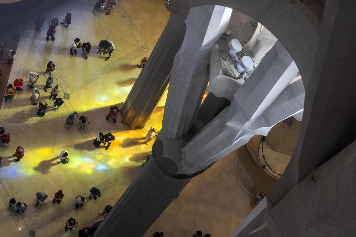 Vista cenital de la nave desde la Sala Crucero, en el interior de la torre de Jesús de la Sagrada Familia.