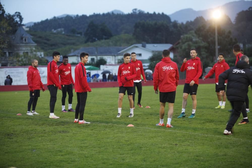 Entrenamiento del Sporting en Navia